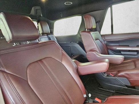 Used 2023 Ford Expedition Limited AWD/4WD image 19