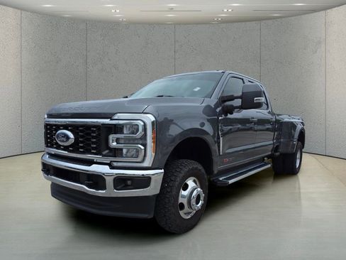 Used 2023 Ford F350 Lariat AWD/4WD image 10