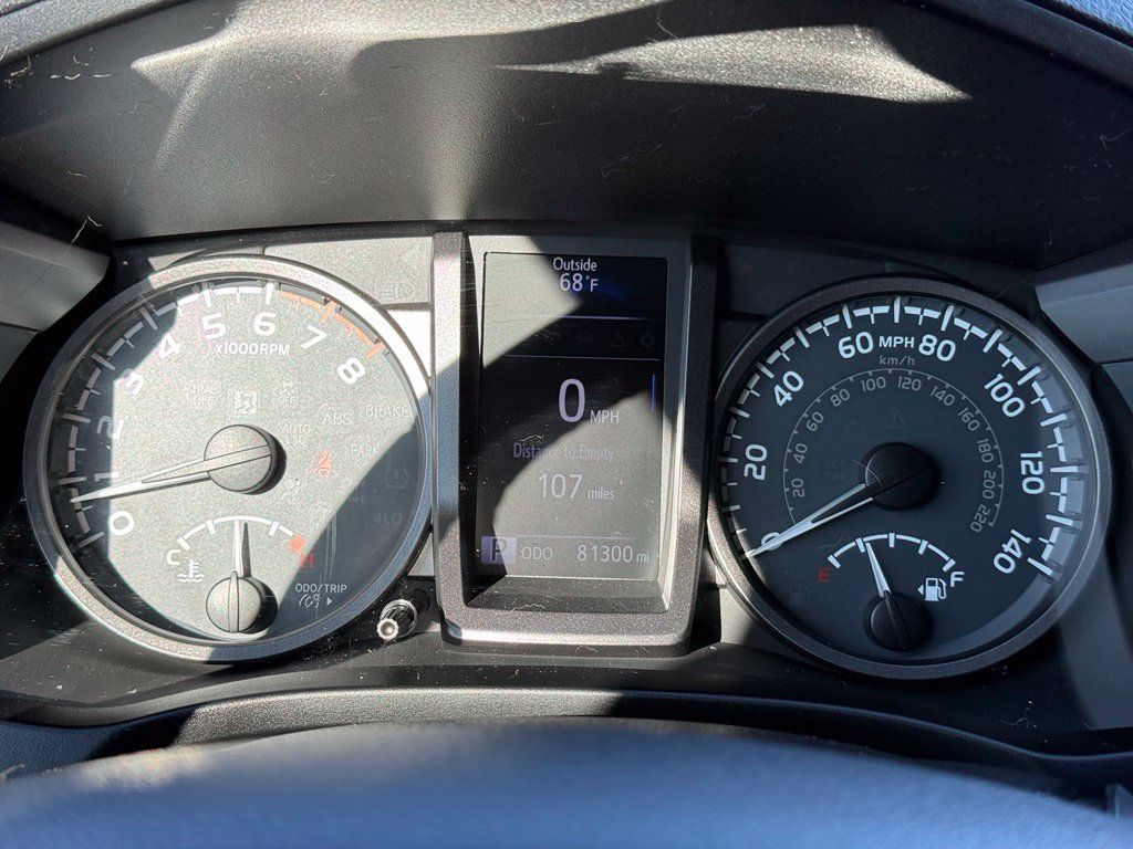 Used 2016 Toyota Tacoma TRD Sport w/ Towing Package RWD image 28
