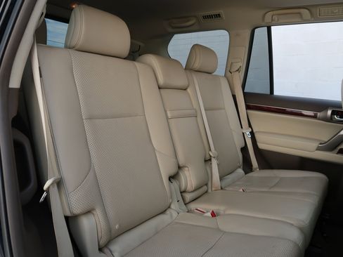 Used 2013 Lexus GX 460 image 39