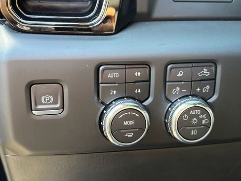 Certified 2024 GMC Sierra 1500 AT4 w/ AT4 Premium Package image 31