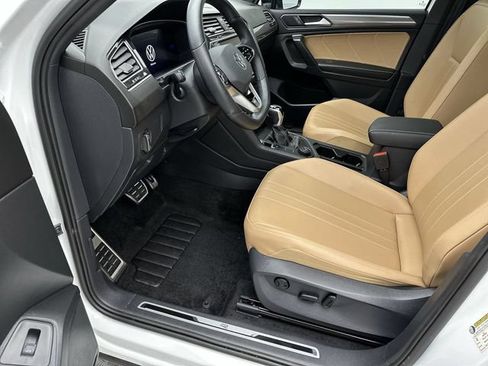 Used 2024 Volkswagen Tiguan SE R-Line w/ MDO Package, Two-Row AWD/4WD image 11