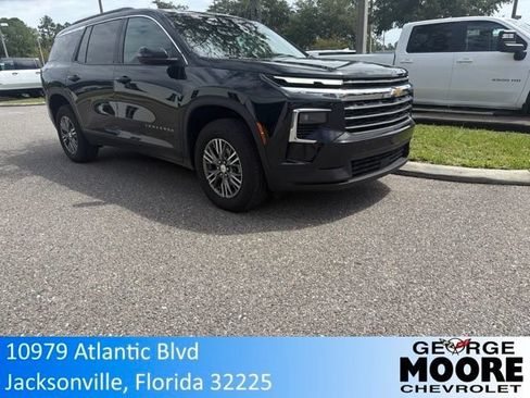 Used 2026 Chevrolet Traverse LT w/ Driver Confidence Package FWD image 1