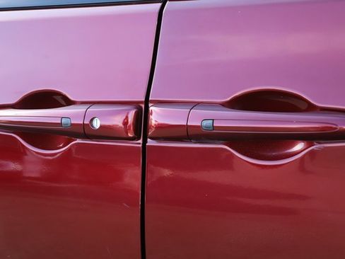 Used 2020 Chrysler Pacifica Touring-L w/ Advanced Safetytec Group image 10