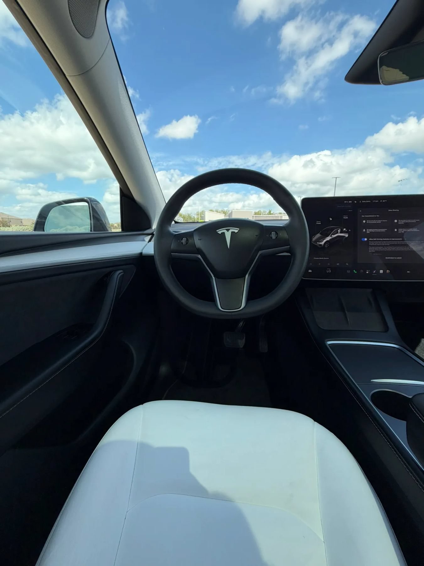 Used 2024 Tesla Model Y Long Range AWD/4WD image 11
