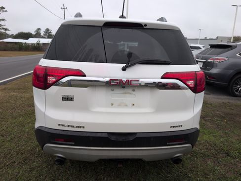 Used 2019 GMC Acadia SLT image 3