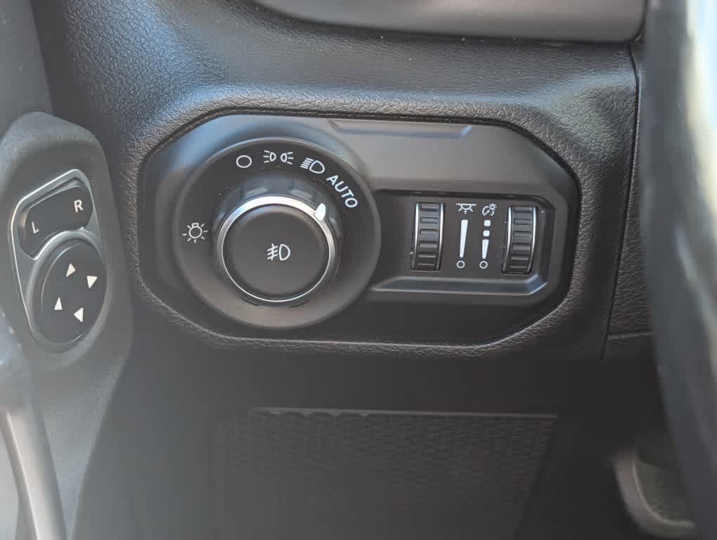 Used 2021 Jeep Wrangler Unlimited Sport AWD/4WD image 18