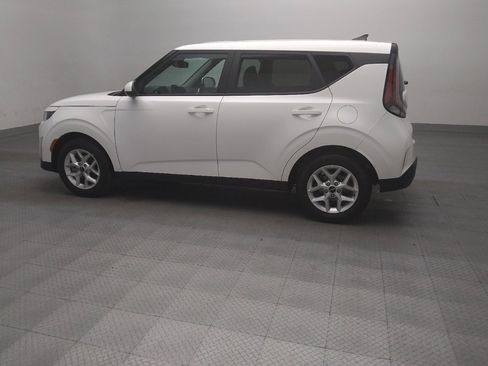 Used 2025 Kia Soul LX w/ LX Technology Package image 3