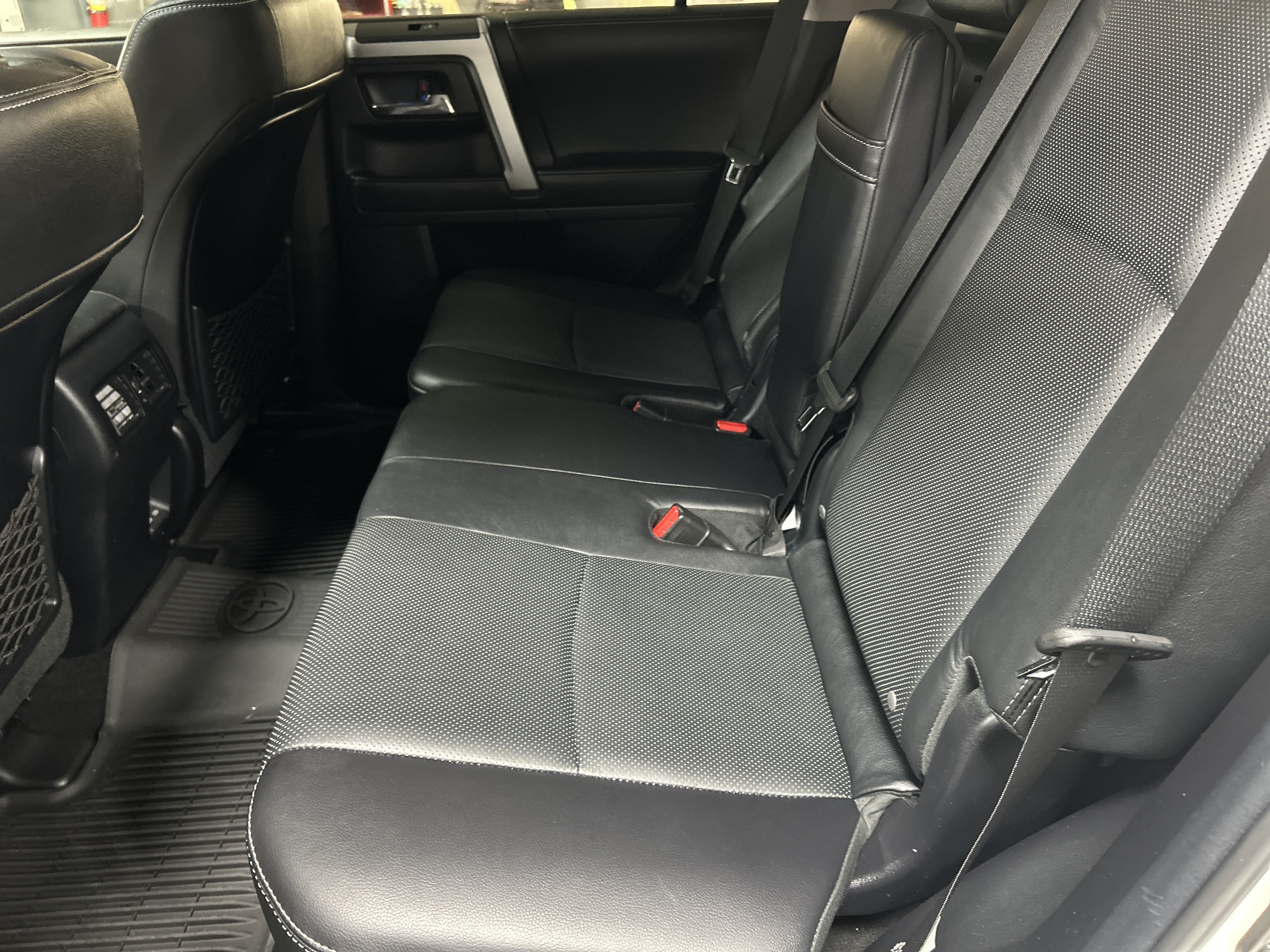 Used 2023 Toyota 4Runner Limited AWD/4WD image 37