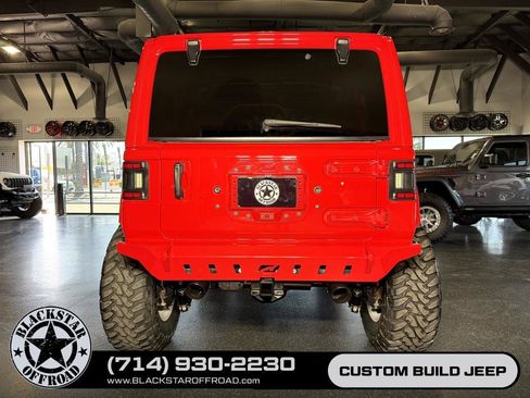 Used 2025 Jeep Wrangler Unlimited Rubicon AWD/4WD image 13