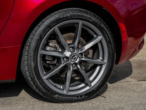 Used 2019 MAZDA MX-5 Miata RF Grand Touring image 46