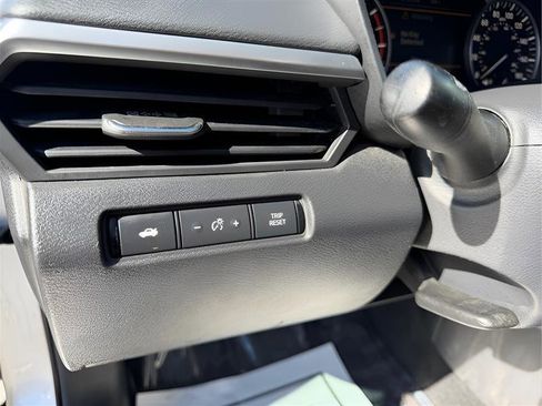 Used 2020 Nissan Altima 2.0 SR image 26