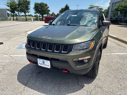 Used 2019 Jeep Compass Trailhawk AWD/4WD image 11