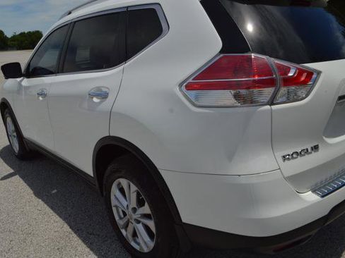 Used 2016 Nissan Rogue SV w/ SV Premium Package FWD image 5
