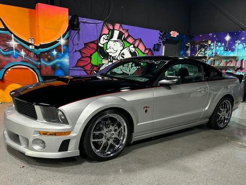 Used 2009 Ford Mustang GT image 1