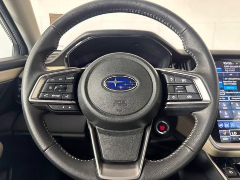 Used 2024 Subaru Outback Premium AWD/4WD image 18