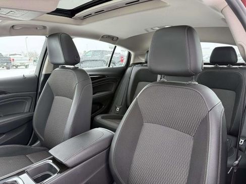 Used 2018 Buick Regal Preferred w/ Driver Confidence Package #1 image 13