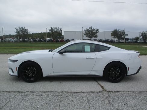 New 2025 Ford Mustang Coupe image 4