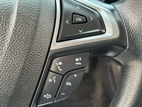 Used 2018 Ford Fusion SE w/ Fusion SE Technology Package FWD image 14
