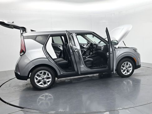 Certified 2025 Kia Soul LX w/ LX Technology Package FWD image 52