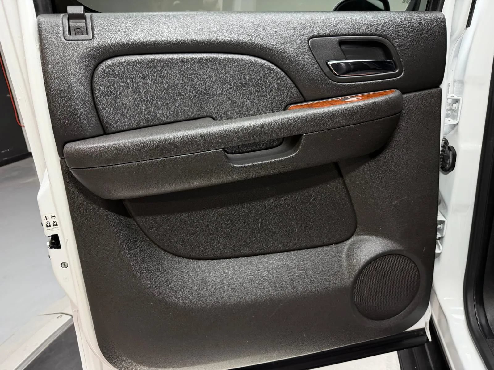 Used 2007 Chevrolet Avalanche LTZ w/ LTZ Preferred Equipment Group RWD image 16