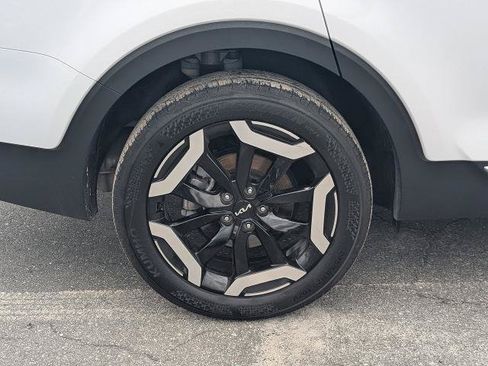 Used 2025 Kia Telluride S FWD image 11