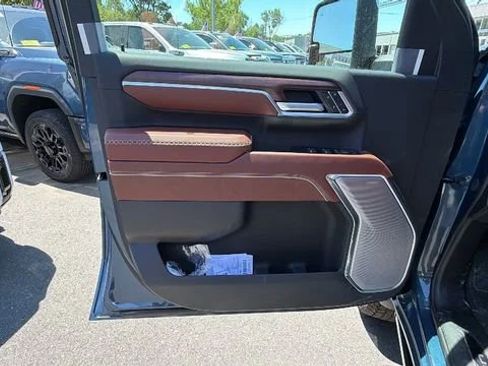 New 2026 GMC Sierra 2500 Denali Ultimate AWD/4WD image 13
