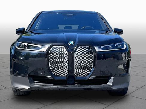 Used 2022 BMW iX xDrive50 w/ Premium Package AWD/4WD image 3
