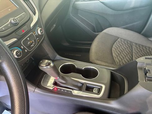 Used 2019 Chevrolet Equinox LT FWD image 25