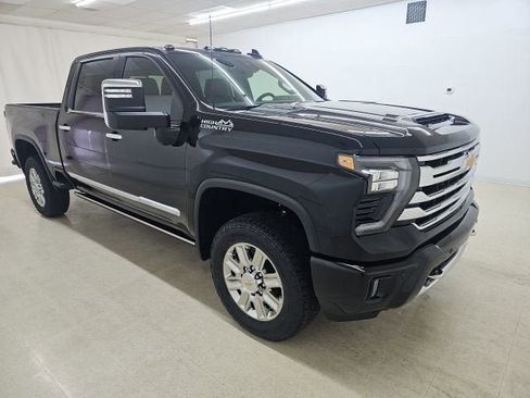 New 2026 Chevrolet Silverado 2500 High Country w/ High Country Premium Package AWD/4WD image 14