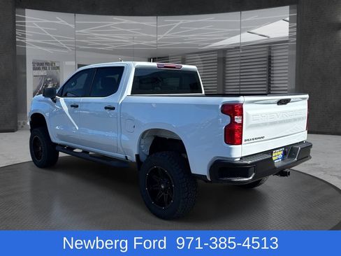 Used 2024 Chevrolet Silverado 1500 W/T w/ Z71 Off-Road Package AWD/4WD image 7
