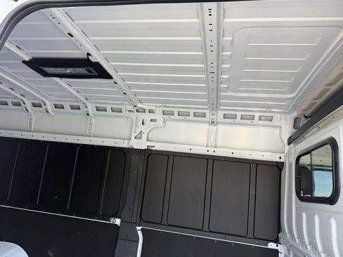 Used 2026 RAM ProMaster 2500 w/ Convenience Group FWD image 31