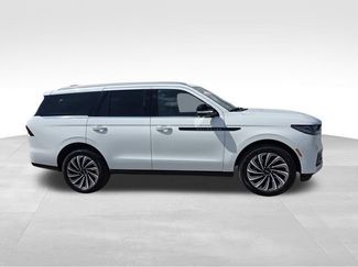 Certified 2025 Lincoln Navigator Black Label AWD/4WD video 2