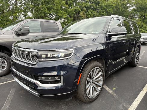 Certified 2025 Jeep Grand Wagoneer 4WD image 3