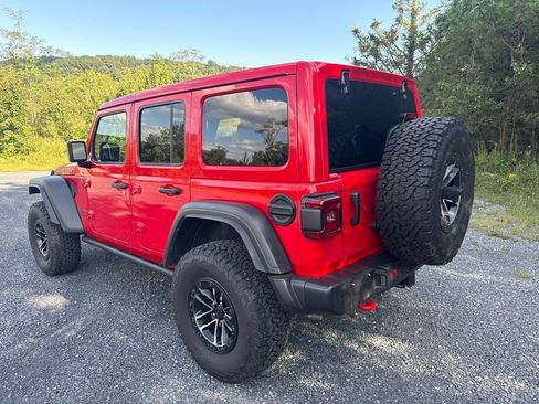 Used 2025 Jeep Wrangler Unlimited Rubicon w/ XTREMEE 35" Tire Package AWD/4WD image 3