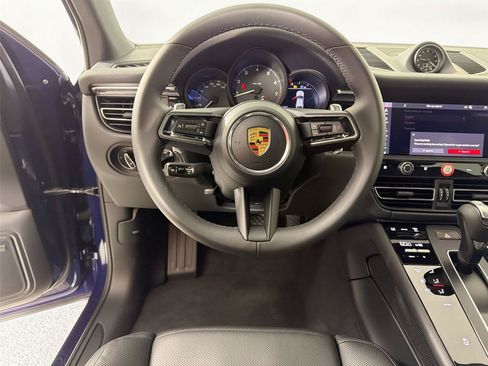 Certified 2026 Porsche Macan AWD/4WD image 18