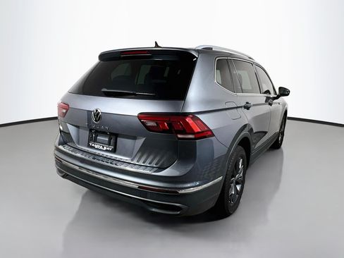 Used 2022 Volkswagen Tiguan SE FWD image 4