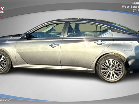 Used 2023 Nissan Altima 2.5 SV image 8