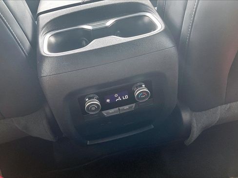 Used 2025 Buick Enclave Preferred FWD image 33