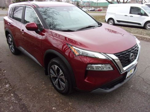 Used 2023 Nissan Rogue SV AWD/4WD image 6