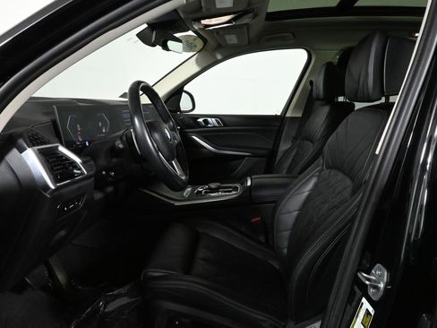 Certified 2024 BMW X7 xDrive40i w/ Premium Package image 3