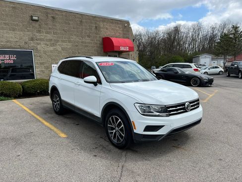 Used 2020 Volkswagen Tiguan SE image 3