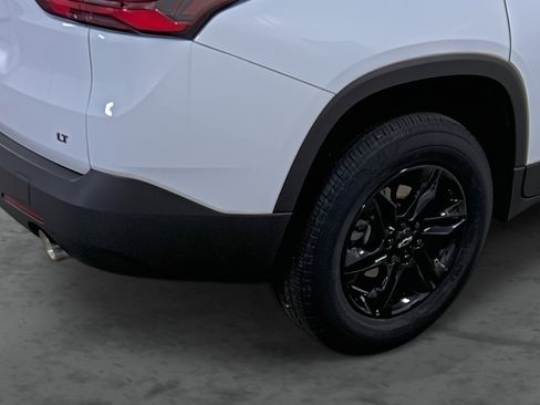 Used 2023 Chevrolet Traverse LT w/ Midnight/Sport Edition FWD image 12