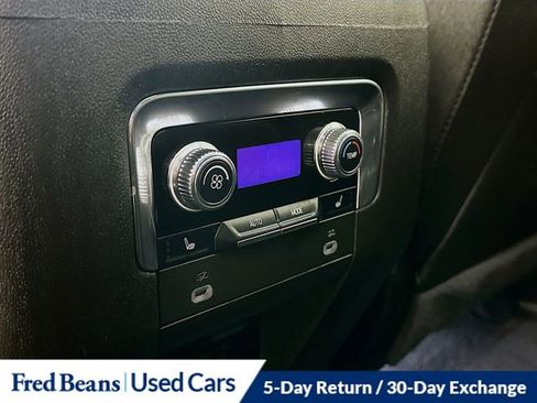 Used 2023 GMC Yukon XL SLT w/ SLT Premium Package image 29