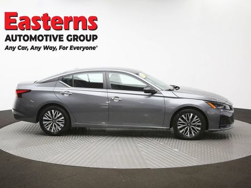 Used 2024 Nissan Altima 2.5 SV FWD image 45