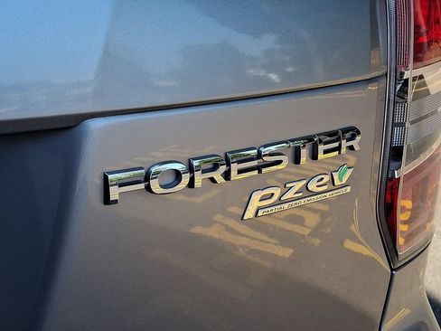 Used 2016 Subaru Forester 2.5i Premium w/ All-Weather Package AWD/4WD image 31