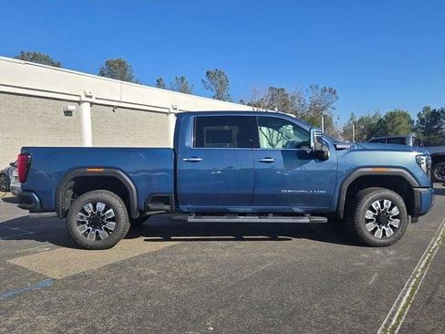 New 2026 GMC Sierra 3500 Denali w/ Denali Reserve Package AWD/4WD image 3