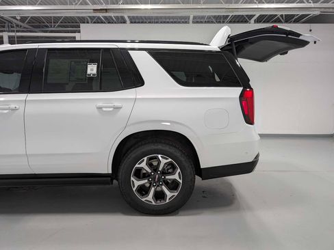 Certified 2025 GMC Yukon AT4 Ultimate AWD/4WD image 9