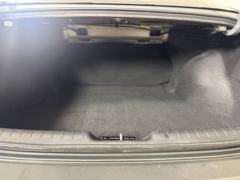 Used 2024 Hyundai Elantra SEL FWD image 29