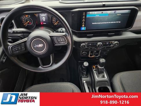 Used 2025 Jeep Wrangler Sport image 28